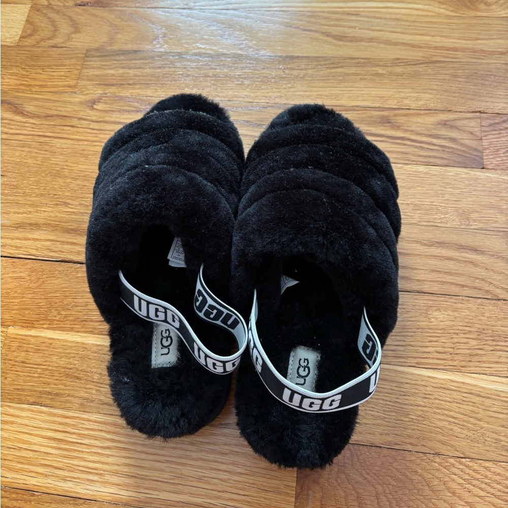 Brand New Never Worn Black Ugg Slippers Women’s Size 9